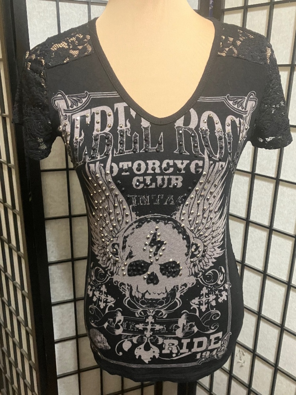 🇺🇸 VOCAL USA 💀REBEL ROCK V-NECK TOP, RHINESTONE EMBELLISHED, FULL LACE BACK